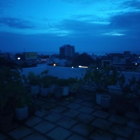 Ocean Pebbles Apartment Dehiwala-Mount Lavinia Exterior photo
